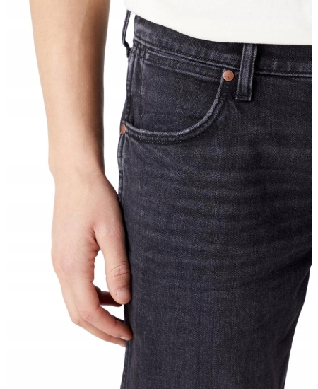Wrangler Larston W32 L34 Authentic Black W18S8912V