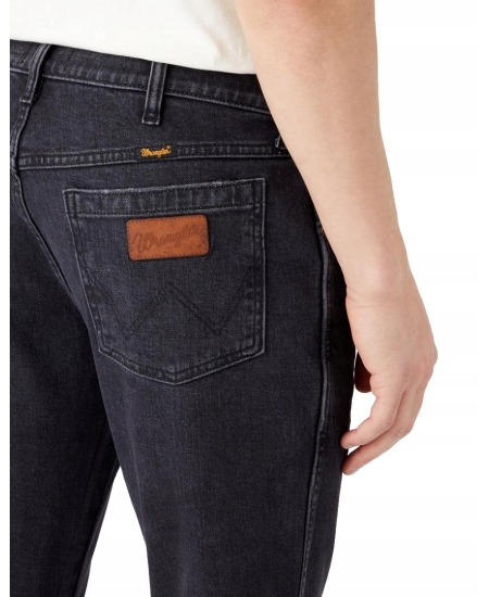 Wrangler Larston W32 L34 Authentic Black W18S8912V